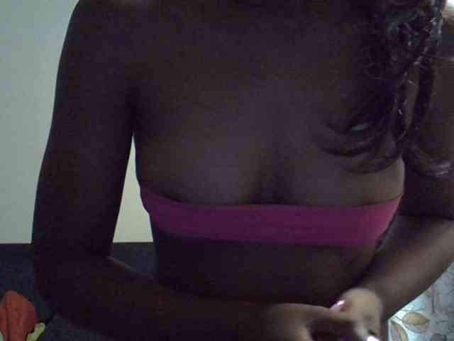 GoldenGoddess1 webcam