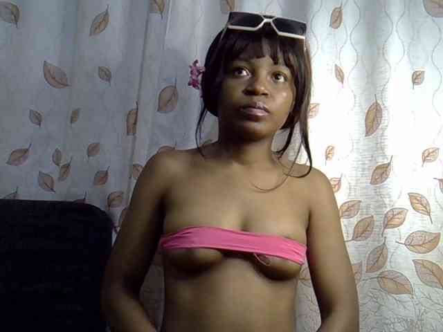 GoldenGoddess1 webcam