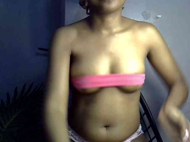 GoldenGoddess1 webcam