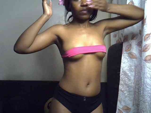 GoldenGoddess1 webcam