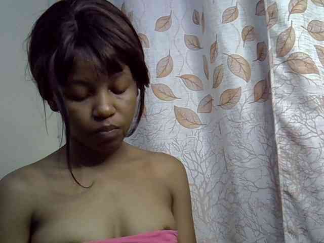 GoldenGoddess1 webcam