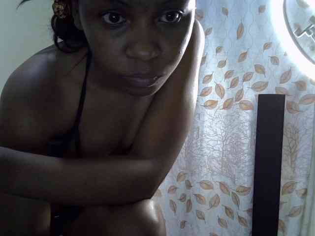 GoldenGoddess1 webcam