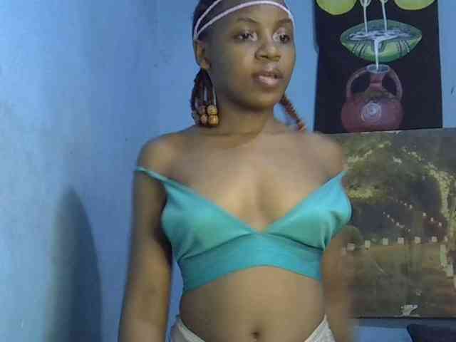 GoldenGoddess1 webcam