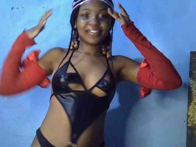 GoldenGoddess1 webcam