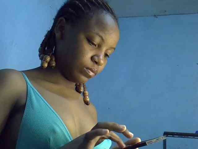 GoldenGoddess1 webcam