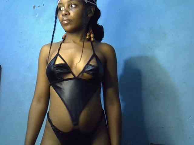 GoldenGoddess1 webcam