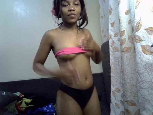 GoldenGoddess1 webcam