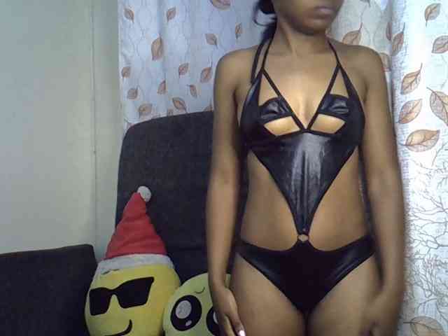 GoldenGoddess1 webcam