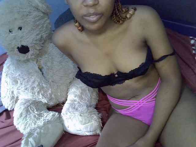 GoldenGoddess1 webcam