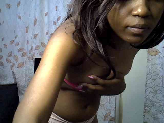 GoldenGoddess1 webcam