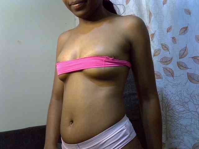 GoldenGoddess1 webcam