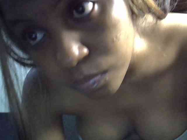 GoldenGoddess1 webcam