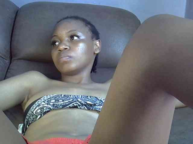 GoldenGoddess1 webcam