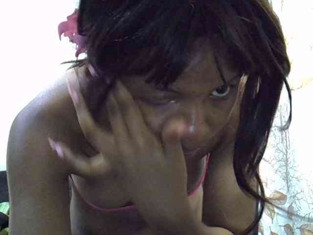 GoldenGoddess1 webcam