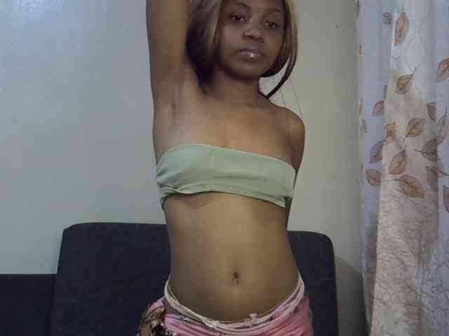 GoldenGoddess1 webcam