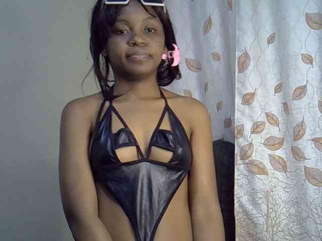 GoldenGoddess1 GoldenGoddess1