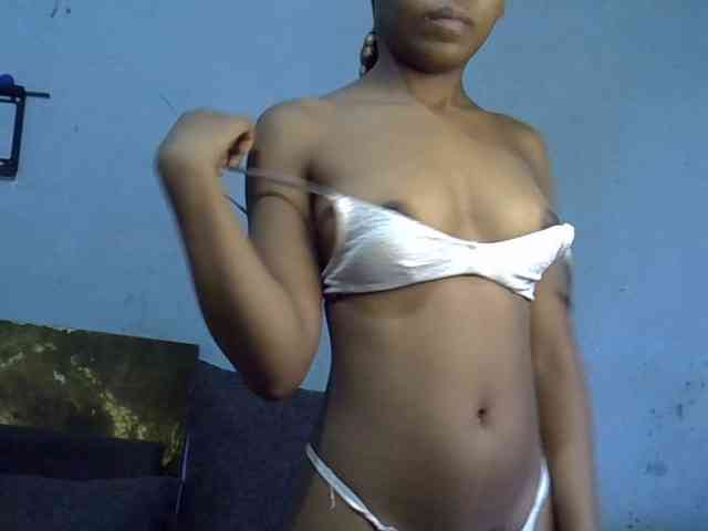 GoldenGoddess1 webcam