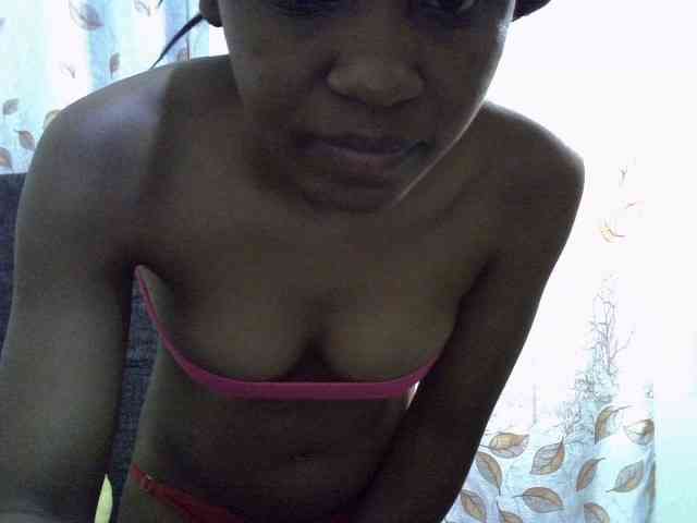 GoldenGoddess1 webcam