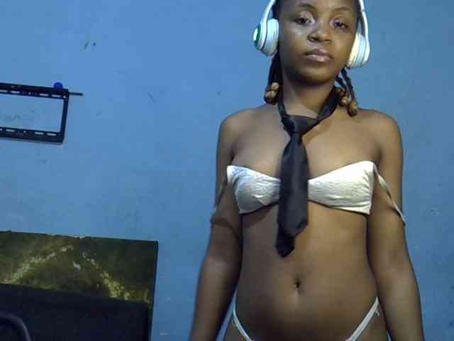 GoldenGoddess1 webcam