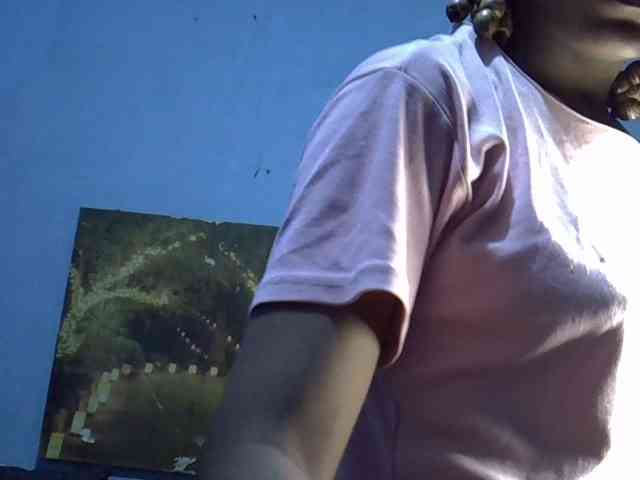 GoldenGoddess1 webcam