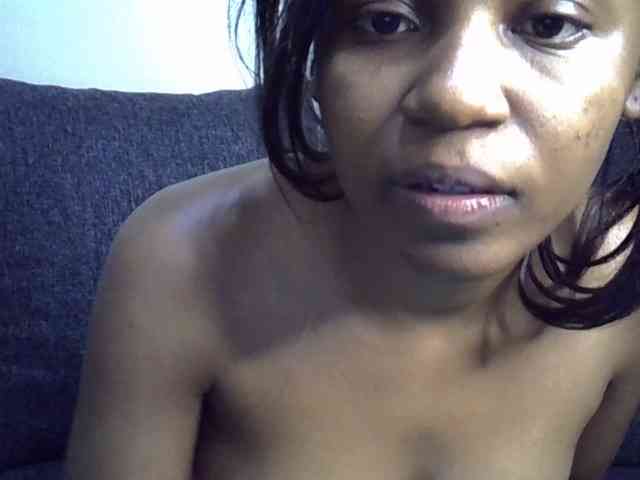 GoldenGoddess1 webcam