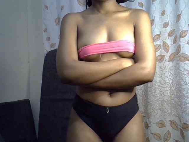 GoldenGoddess1 webcam