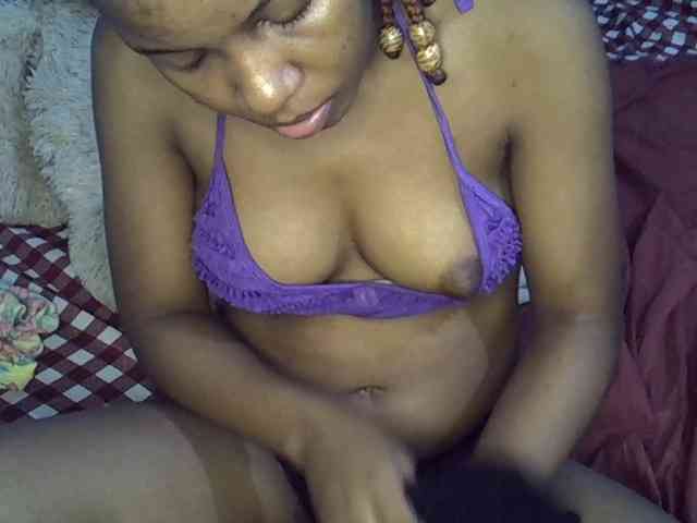 GoldenGoddess1 webcam