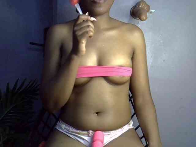 GoldenGoddess1 webcam