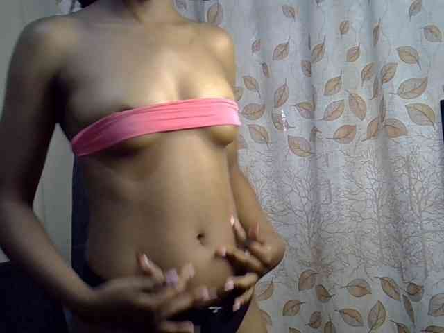 GoldenGoddess1 webcam