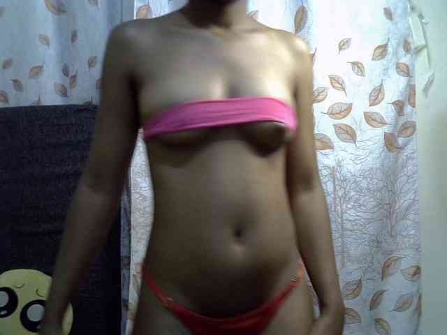 GoldenGoddess1 webcam