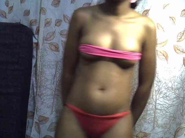 GoldenGoddess1 webcam