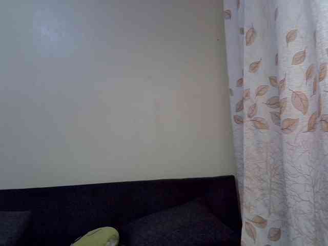 GoldenGoddess1 webcam