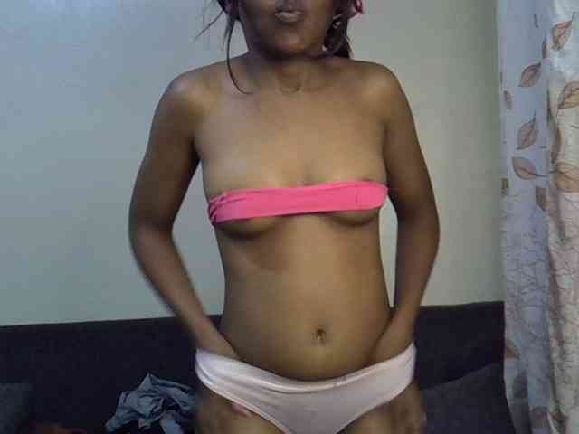 GoldenGoddess1 webcam