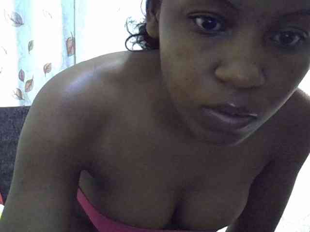 GoldenGoddess1 webcam