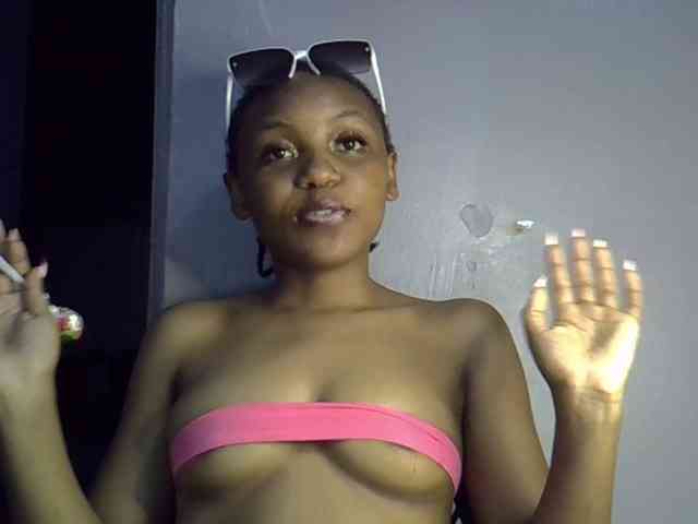 GoldenGoddess1 webcam