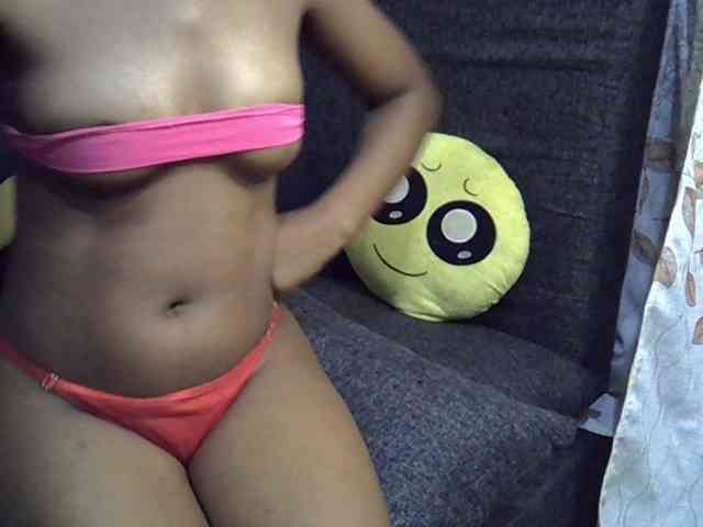 GoldenGoddess1 webcam