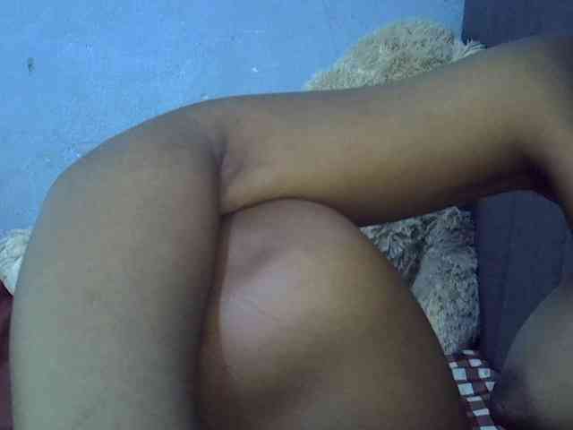 GoldenGoddess1 webcam