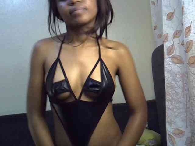 GoldenGoddess1 webcam