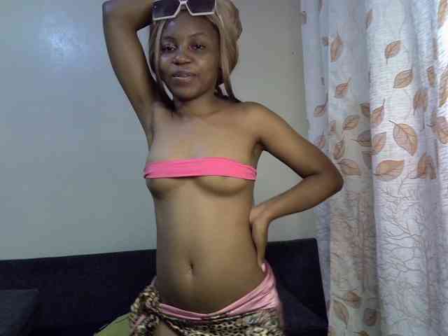 GoldenGoddess1 webcam