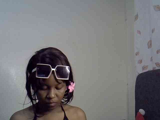 GoldenGoddess1 webcam