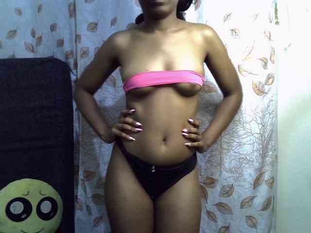 GoldenGoddess1 webcam