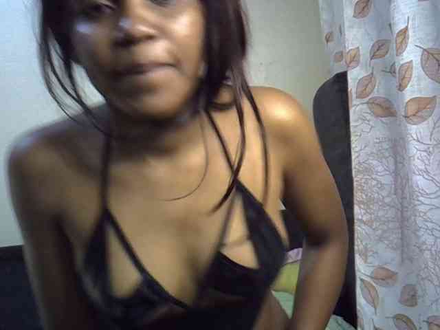 GoldenGoddess1 webcam