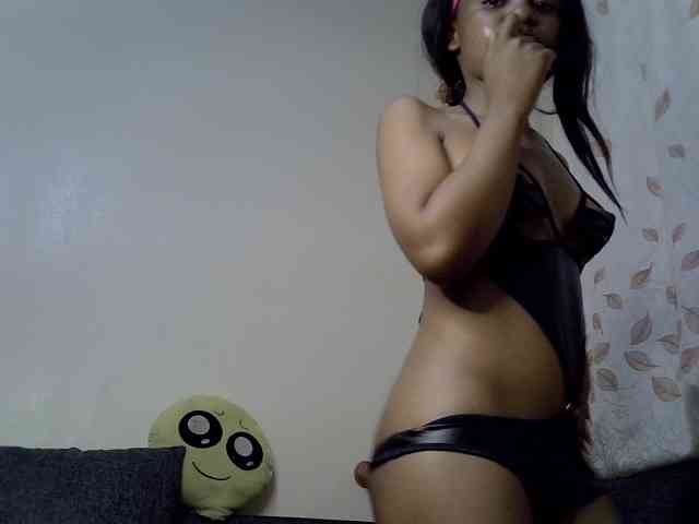 GoldenGoddess1 webcam