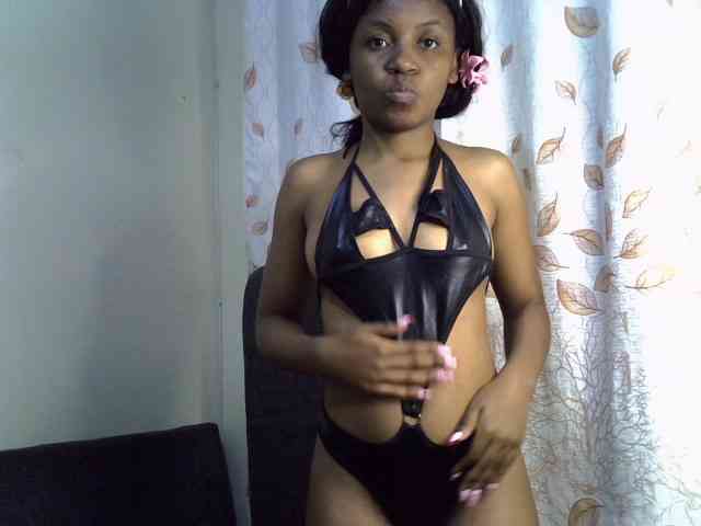 GoldenGoddess1 webcam