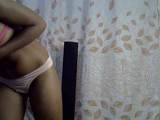 GoldenGoddess1 webcam