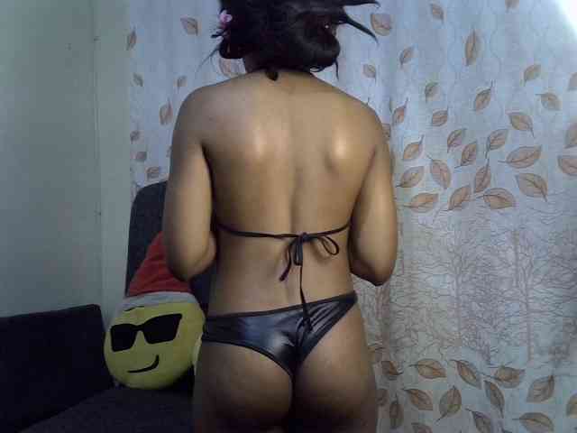 GoldenGoddess1 webcam