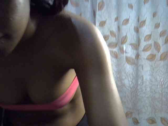 GoldenGoddess1 webcam