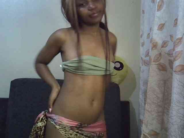 GoldenGoddess1 webcam