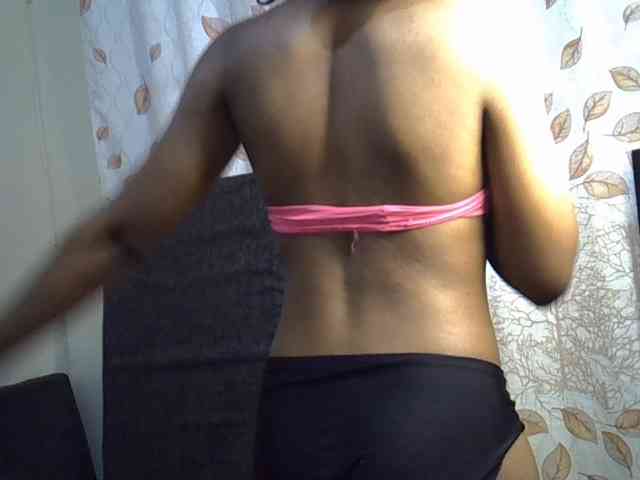 GoldenGoddess1 webcam