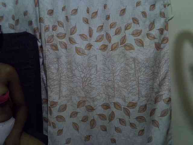 GoldenGoddess1 webcam